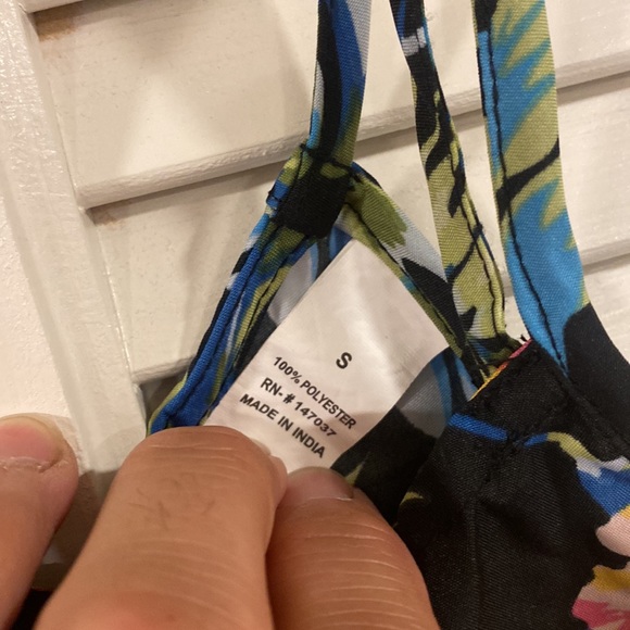 Trendy Vibes Romper Size Small - Picture 3 of 3